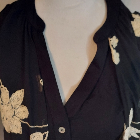  August Silk - Black Sleeveless Silk Blend Knit 2-fer Cardigan - Picture 3 of 7